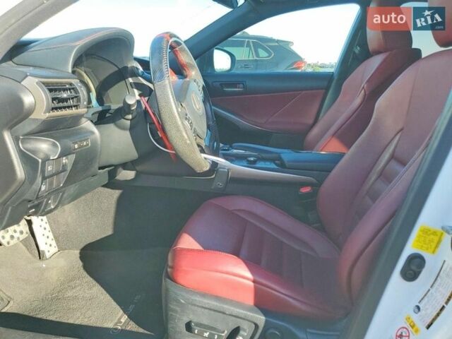 Білий Лексус ІС, об'ємом двигуна 2 л та пробігом 137 тис. км за 3500 $, фото 6 на Automoto.ua
