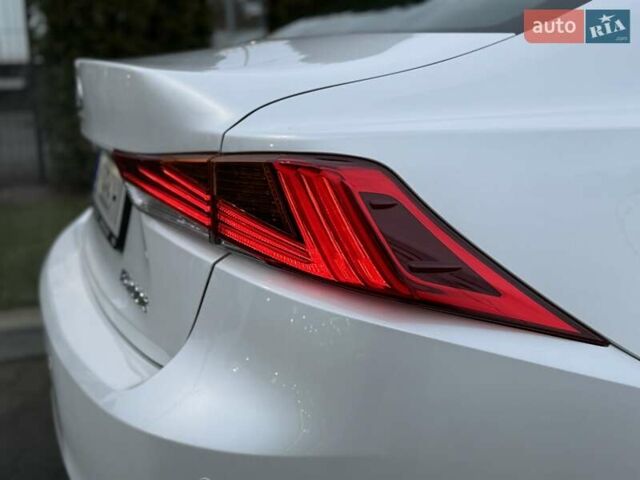 Білий Лексус ІС, об'ємом двигуна 2 л та пробігом 64 тис. км за 20500 $, фото 19 на Automoto.ua
