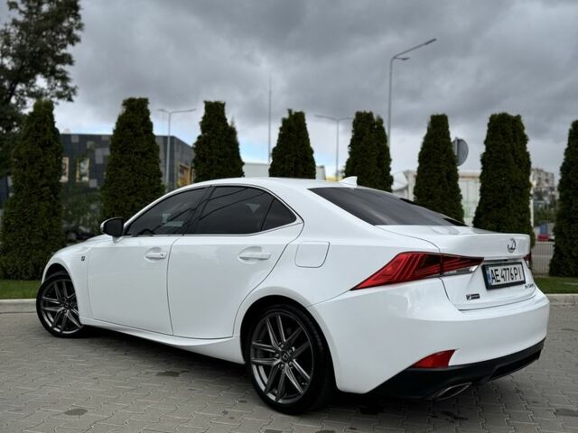 Белый Лексус ИС, объемом двигателя 2 л и пробегом 92 тыс. км за 17900 $, фото 4 на Automoto.ua