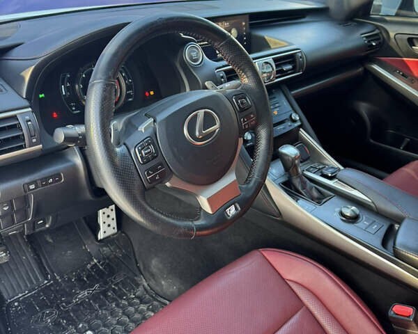 Белый Лексус ИС, объемом двигателя 3.46 л и пробегом 106 тыс. км за 21500 $, фото 4 на Automoto.ua