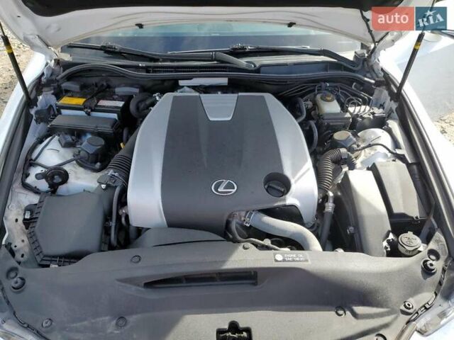 Білий Лексус ІС, об'ємом двигуна 0 л та пробігом 88 тис. км за 5700 $, фото 10 на Automoto.ua