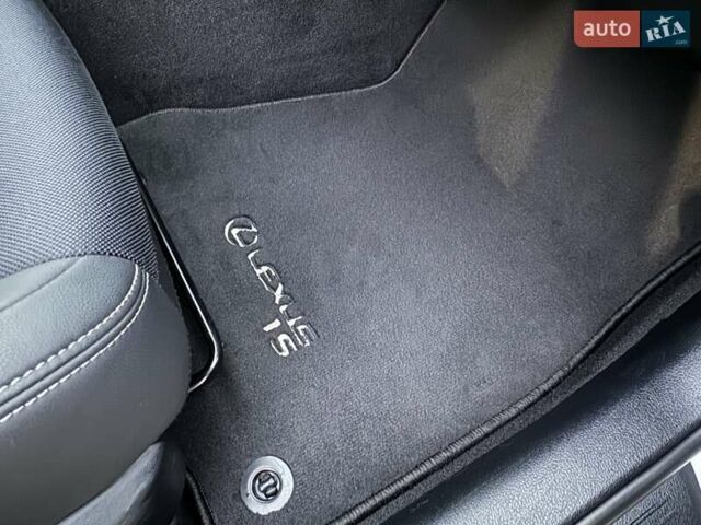 Білий Лексус ІС, об'ємом двигуна 2 л та пробігом 64 тис. км за 20500 $, фото 69 на Automoto.ua