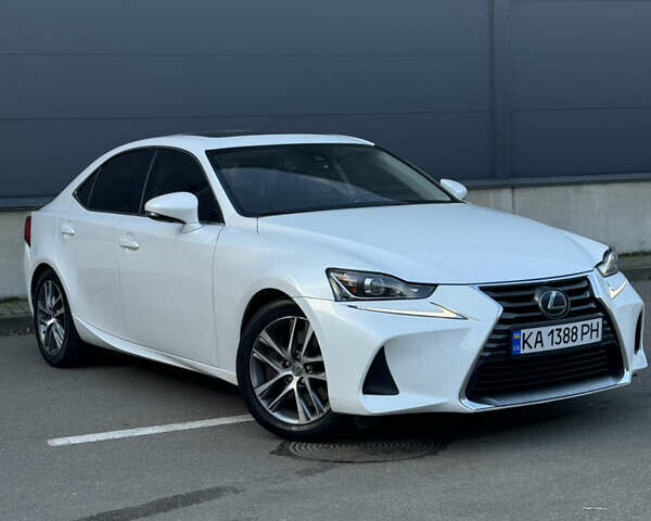 Білий Лексус ІС, об'ємом двигуна 2 л та пробігом 159 тис. км за 17799 $, фото 1 на Automoto.ua