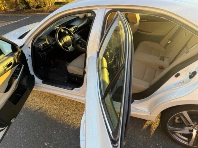 Белый Лексус ИС, объемом двигателя 3.5 л и пробегом 64 тыс. км за 11100 $, фото 12 на Automoto.ua