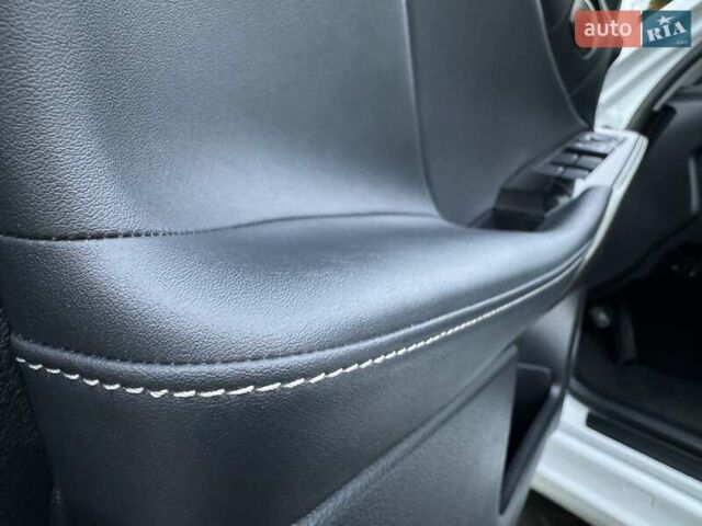 Білий Лексус ІС, об'ємом двигуна 2 л та пробігом 64 тис. км за 20500 $, фото 47 на Automoto.ua