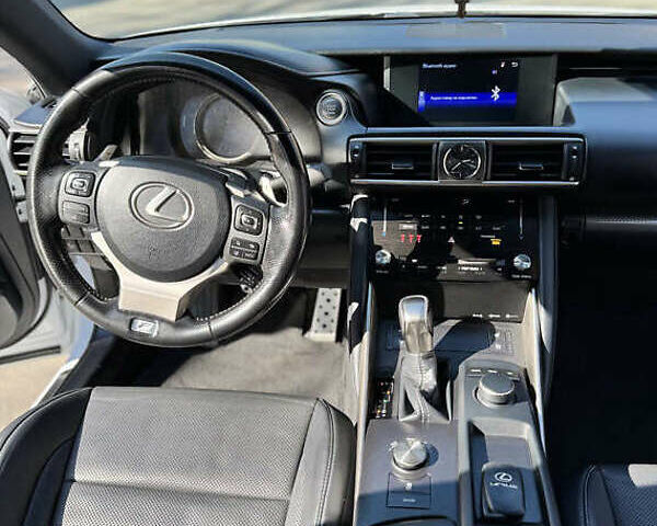 Белый Лексус ИС, объемом двигателя 2 л и пробегом 83 тыс. км за 20000 $, фото 5 на Automoto.ua