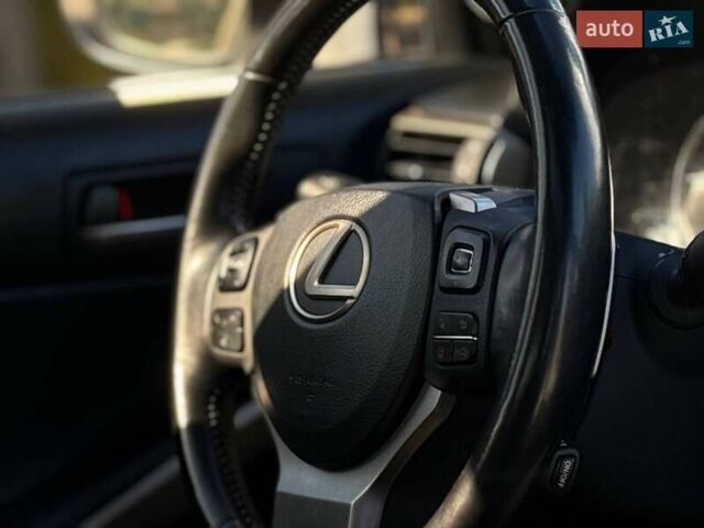 Белый Лексус ИС, объемом двигателя 2 л и пробегом 158 тыс. км за 18999 $, фото 17 на Automoto.ua