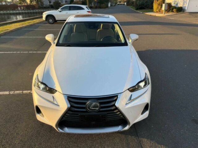 Белый Лексус ИС, объемом двигателя 3.5 л и пробегом 64 тыс. км за 11100 $, фото 1 на Automoto.ua