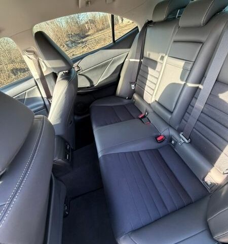 Белый Лексус ИС, объемом двигателя 2 л и пробегом 147 тыс. км за 21500 $, фото 6 на Automoto.ua