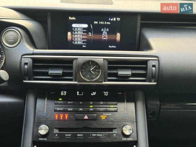 Белый Лексус ИС, объемом двигателя 2 л и пробегом 59 тыс. км за 20700 $, фото 24 на Automoto.ua