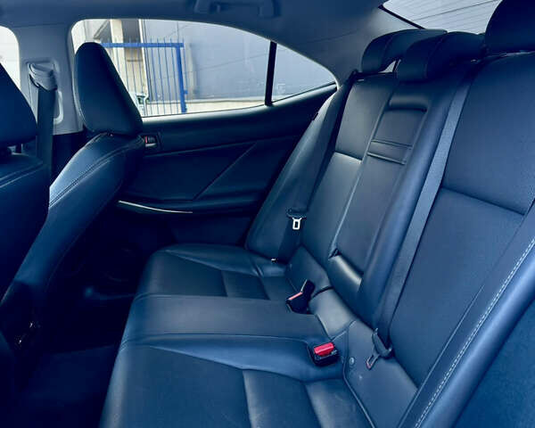 Білий Лексус ІС, об'ємом двигуна 2 л та пробігом 159 тис. км за 17799 $, фото 15 на Automoto.ua