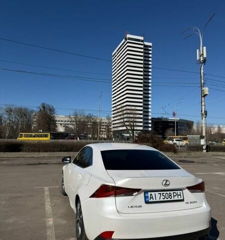 Белый Лексус ИС, объемом двигателя 2 л и пробегом 147 тыс. км за 21500 $, фото 3 на Automoto.ua