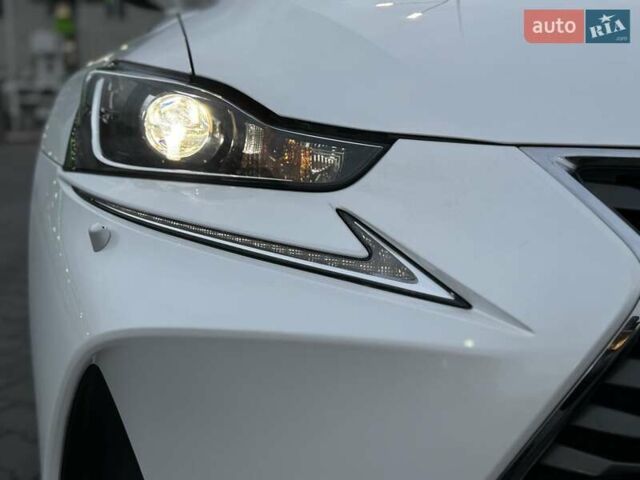 Білий Лексус ІС, об'ємом двигуна 2 л та пробігом 64 тис. км за 20500 $, фото 12 на Automoto.ua