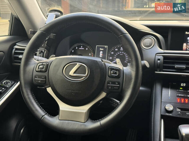 Белый Лексус ИС, объемом двигателя 2 л и пробегом 59 тыс. км за 20700 $, фото 26 на Automoto.ua