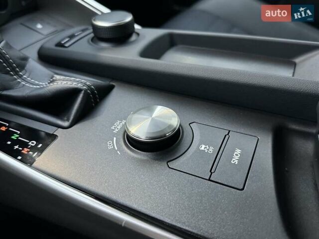 Білий Лексус ІС, об'ємом двигуна 2 л та пробігом 64 тис. км за 20500 $, фото 37 на Automoto.ua