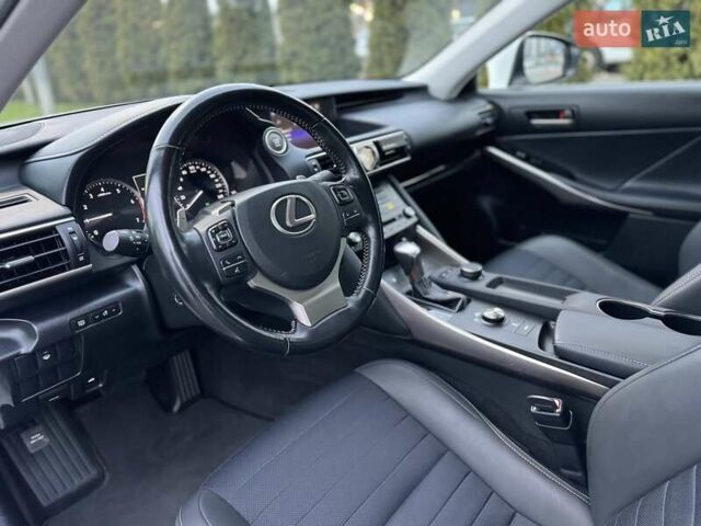Білий Лексус ІС, об'ємом двигуна 2 л та пробігом 64 тис. км за 20500 $, фото 31 на Automoto.ua