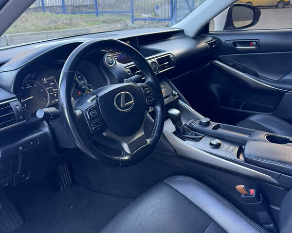 Білий Лексус ІС, об'ємом двигуна 2 л та пробігом 159 тис. км за 17799 $, фото 10 на Automoto.ua