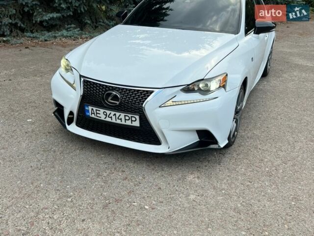 Белый Лексус ИС, объемом двигателя 2 л и пробегом 117 тыс. км за 19900 $, фото 8 на Automoto.ua