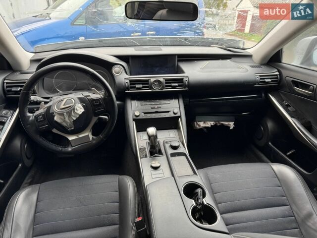 Білий Лексус ІС, об'ємом двигуна 2 л та пробігом 52 тис. км за 8800 $, фото 9 на Automoto.ua