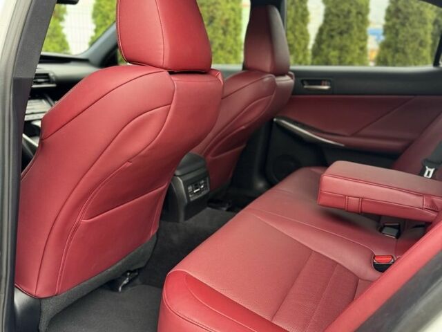 Белый Лексус ИС, объемом двигателя 2 л и пробегом 92 тыс. км за 17900 $, фото 11 на Automoto.ua