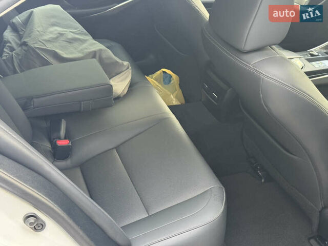 Белый Лексус ИС, объемом двигателя 2 л и пробегом 59 тыс. км за 20700 $, фото 16 на Automoto.ua