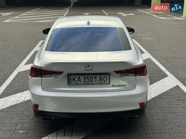Белый Лексус ИС, объемом двигателя 2 л и пробегом 59 тыс. км за 20700 $, фото 4 на Automoto.ua