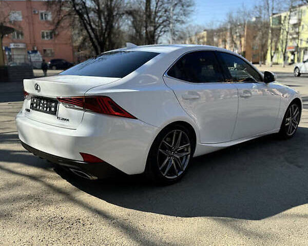 Белый Лексус ИС, объемом двигателя 2 л и пробегом 83 тыс. км за 20000 $, фото 3 на Automoto.ua