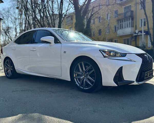 Белый Лексус ИС, объемом двигателя 2 л и пробегом 83 тыс. км за 20000 $, фото 1 на Automoto.ua