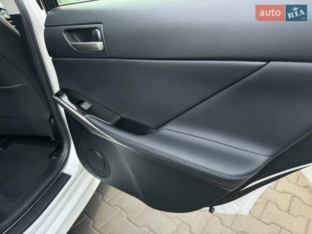 Білий Лексус ІС, об'ємом двигуна 2 л та пробігом 64 тис. км за 20500 $, фото 63 на Automoto.ua