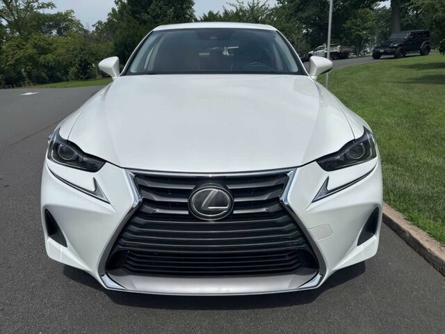 Белый Лексус ИС, объемом двигателя 3.5 л и пробегом 50 тыс. км за 11000 $, фото 1 на Automoto.ua