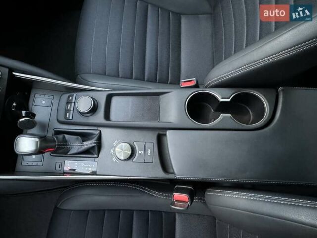 Білий Лексус ІС, об'ємом двигуна 2 л та пробігом 64 тис. км за 20500 $, фото 36 на Automoto.ua