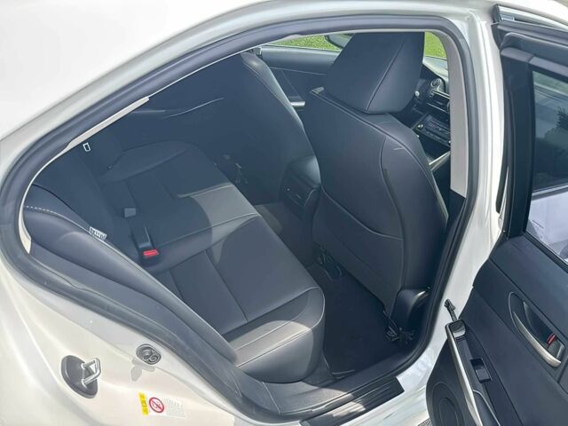 Белый Лексус ИС, объемом двигателя 3.5 л и пробегом 50 тыс. км за 11000 $, фото 12 на Automoto.ua