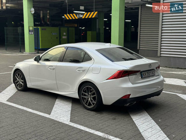Белый Лексус ИС, объемом двигателя 2 л и пробегом 59 тыс. км за 20700 $, фото 2 на Automoto.ua