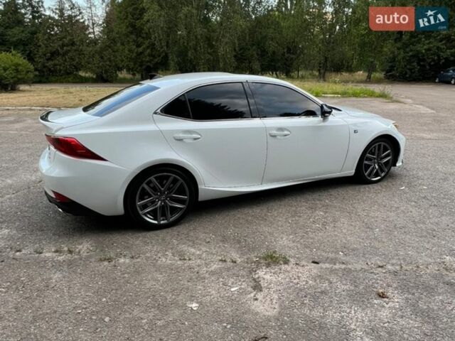 Белый Лексус ИС, объемом двигателя 2 л и пробегом 117 тыс. км за 19900 $, фото 4 на Automoto.ua