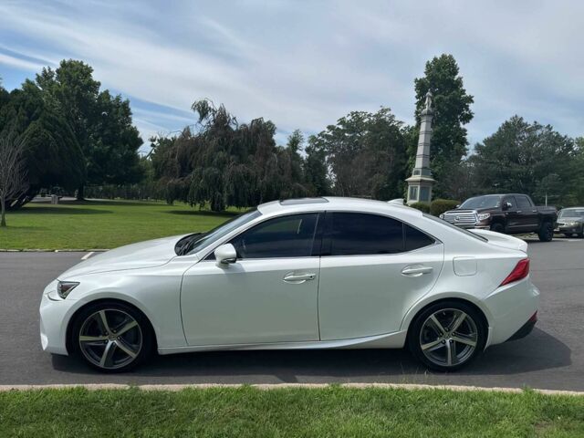 Белый Лексус ИС, объемом двигателя 3.5 л и пробегом 50 тыс. км за 11000 $, фото 3 на Automoto.ua