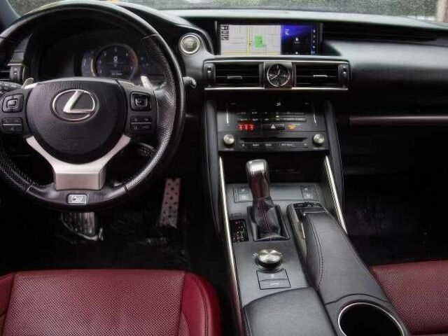 Белый Лексус ИС, объемом двигателя 2 л и пробегом 55 тыс. км за 5915 $, фото 8 на Automoto.ua