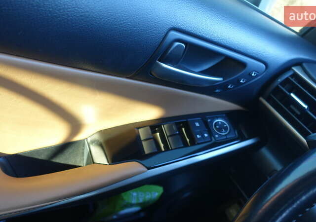 Белый Лексус ИС, объемом двигателя 3.46 л и пробегом 61 тыс. км за 26000 $, фото 16 на Automoto.ua