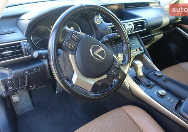 Белый Лексус ИС, объемом двигателя 3.46 л и пробегом 61 тыс. км за 26000 $, фото 15 на Automoto.ua