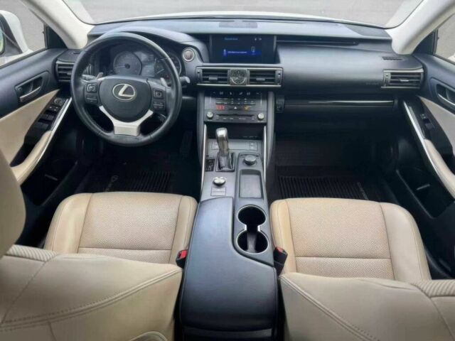 Белый Лексус ИС, объемом двигателя 3.5 л и пробегом 41 тыс. км за 8500 $, фото 8 на Automoto.ua