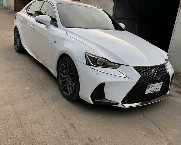 Белый Лексус ИС, объемом двигателя 3.5 л и пробегом 66 тыс. км за 21500 $, фото 1 на Automoto.ua