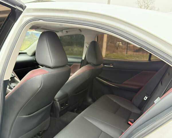 Белый Лексус ИС, объемом двигателя 2 л и пробегом 42 тыс. км за 20900 $, фото 23 на Automoto.ua