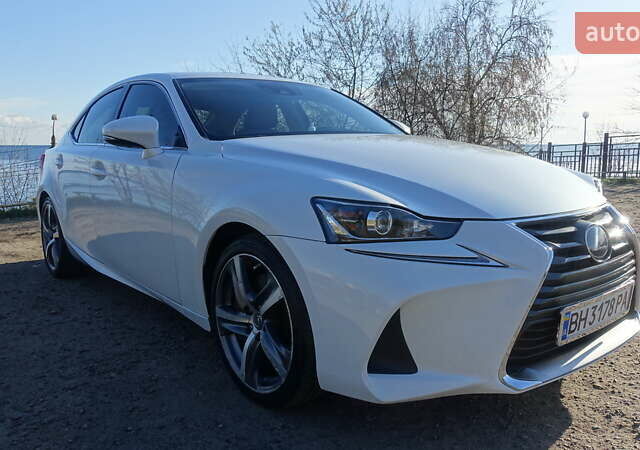 Белый Лексус ИС, объемом двигателя 3.46 л и пробегом 61 тыс. км за 26000 $, фото 8 на Automoto.ua