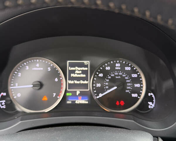 Белый Лексус ИС, объемом двигателя 2 л и пробегом 42 тыс. км за 20900 $, фото 32 на Automoto.ua