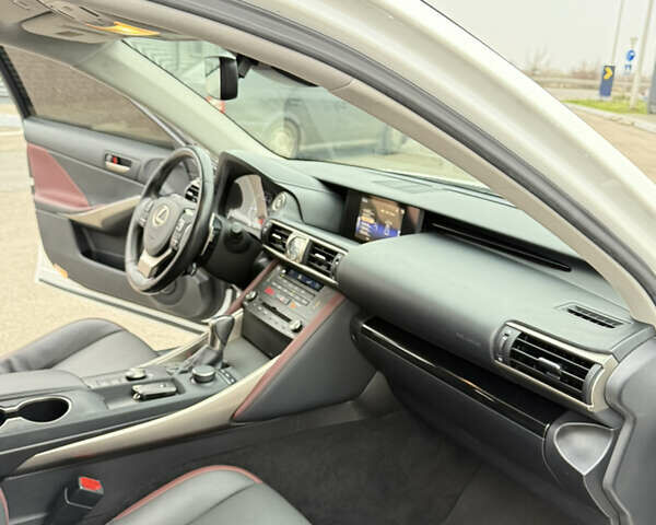 Белый Лексус ИС, объемом двигателя 2 л и пробегом 42 тыс. км за 20900 $, фото 28 на Automoto.ua