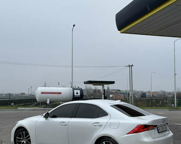 Белый Лексус ИС, объемом двигателя 2 л и пробегом 42 тыс. км за 20900 $, фото 10 на Automoto.ua