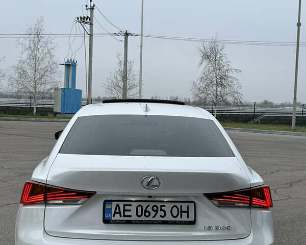 Белый Лексус ИС, объемом двигателя 2 л и пробегом 42 тыс. км за 20900 $, фото 8 на Automoto.ua