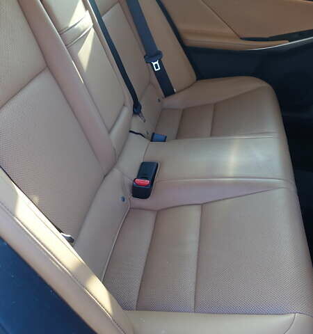 Белый Лексус ИС, объемом двигателя 3.46 л и пробегом 61 тыс. км за 26000 $, фото 10 на Automoto.ua