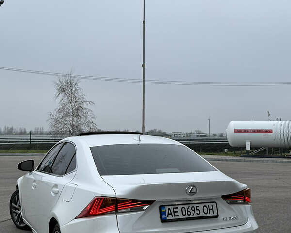 Білий Лексус ІС, об'ємом двигуна 2 л та пробігом 42 тис. км за 20500 $, фото 5 на Automoto.ua