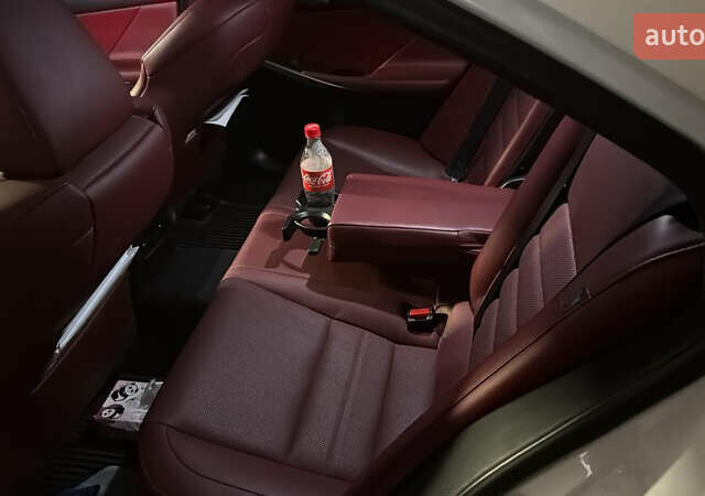 Белый Лексус ИС, объемом двигателя 3.5 л и пробегом 66 тыс. км за 21500 $, фото 3 на Automoto.ua