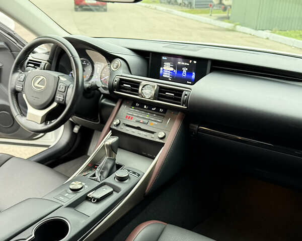 Білий Лексус ІС, об'ємом двигуна 2 л та пробігом 42 тис. км за 20500 $, фото 25 на Automoto.ua